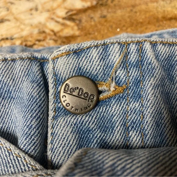 BE BOP Denim Women's Shorts with Tie Belt Light Wash Size 5 - Picture 5 of 7